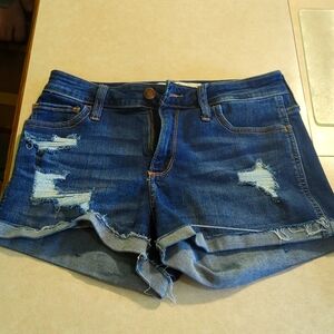 Women's Hollister shorts size 7 curvy mid-rise 3 inch